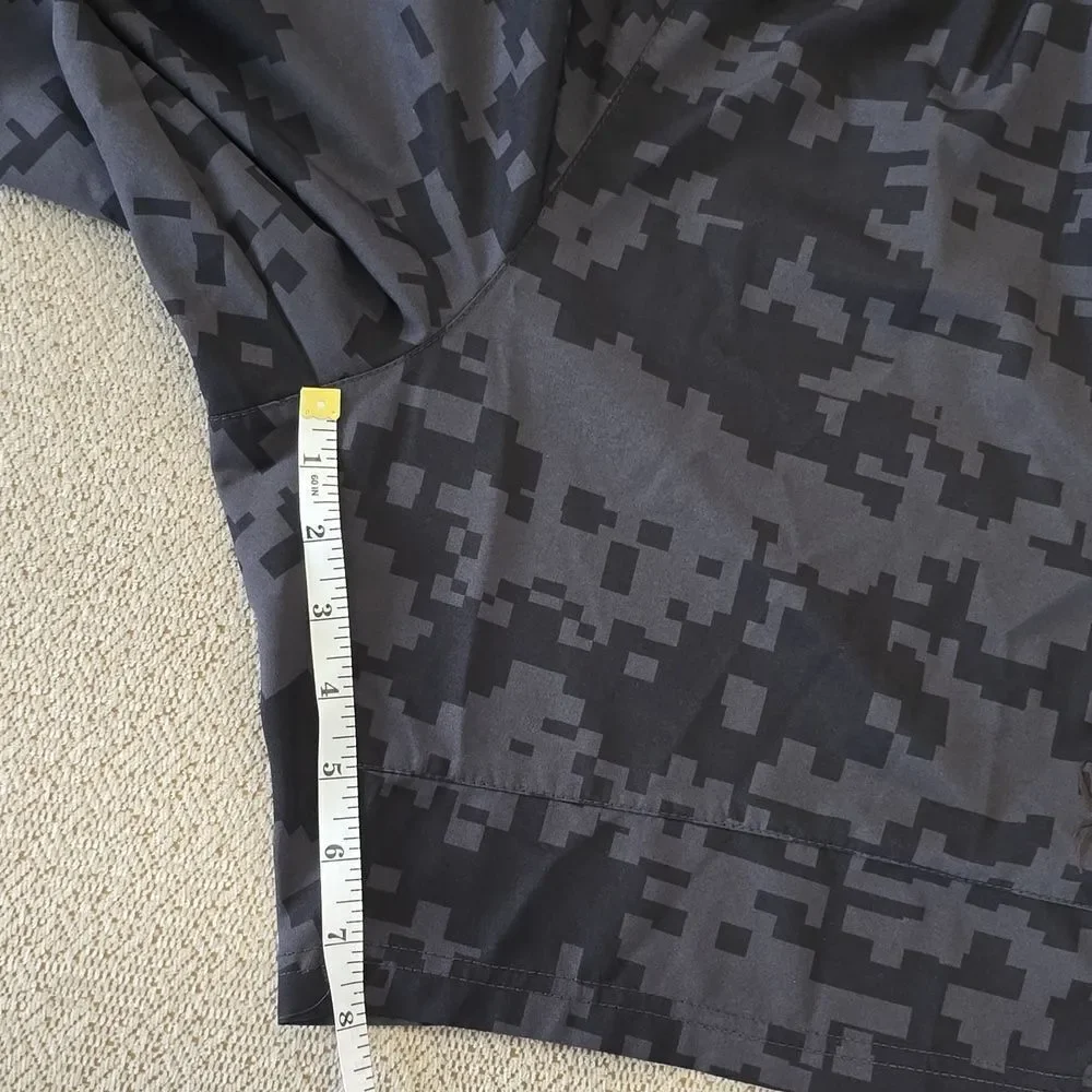 Spyder Dark Gray and Black Camo Activewear Athletic Shorts - Size Large